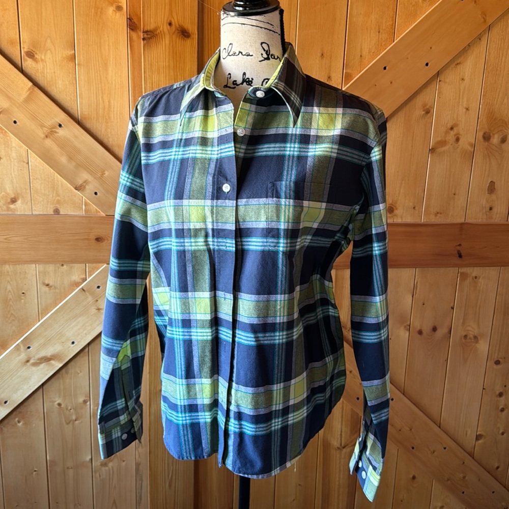 Western woman’s plaid Rockies button up shirt